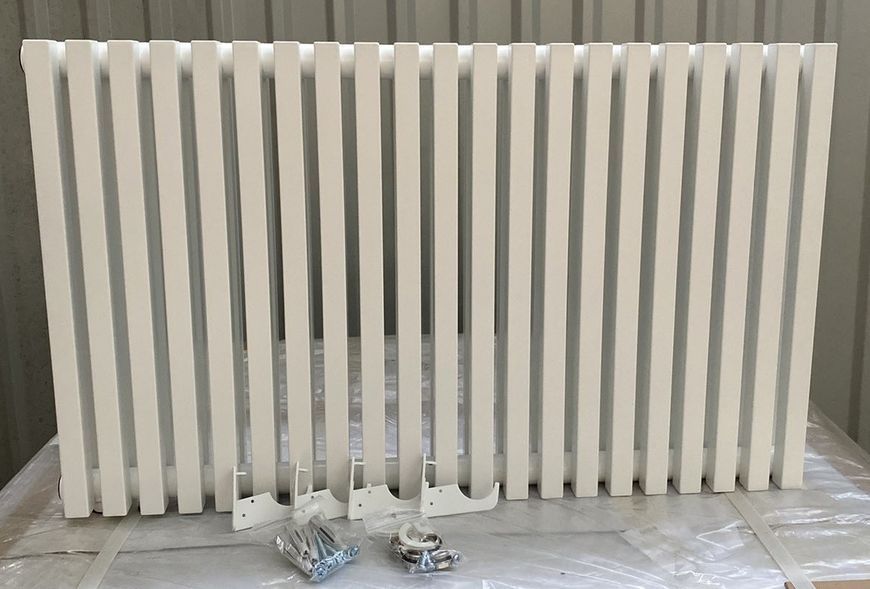 Дизайнерский горизонтальный радиатор отопления BETATHERM Quantum 2 H-500 мм, L-1205 мм с нижним подключением BQ 2050/30 9016M 88 фото