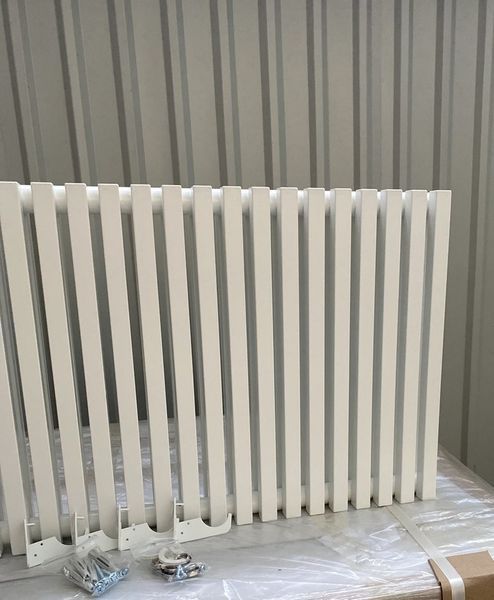Дизайнерский горизонтальный радиатор отопления BETATHERM Quantum 2 H-500мм, L-845 мм с нижним подключением BQ 2050/21 9016M 88 фото