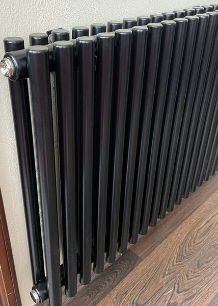 Дизайнерський радіатор опалення BETATHERM Praktikum 2 H-500 мм, L-995 мм нижнє підключення PV 2050/26  9005М 88 фото